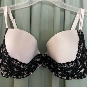 Victoria’s Secret bra. Size 36DDD